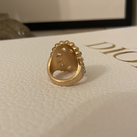 Gold and Garnet Ring - Picture 4 of 4